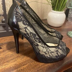 Guess black lace stiletto